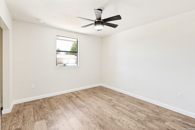 504 Willow Dr, Converse, TX 78109