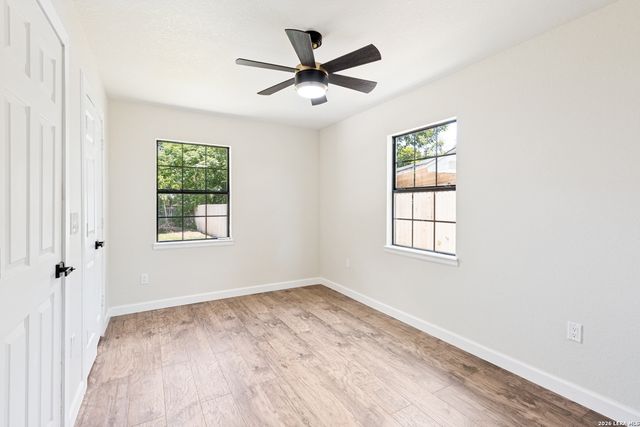 504 Willow Dr, Converse, TX 78109