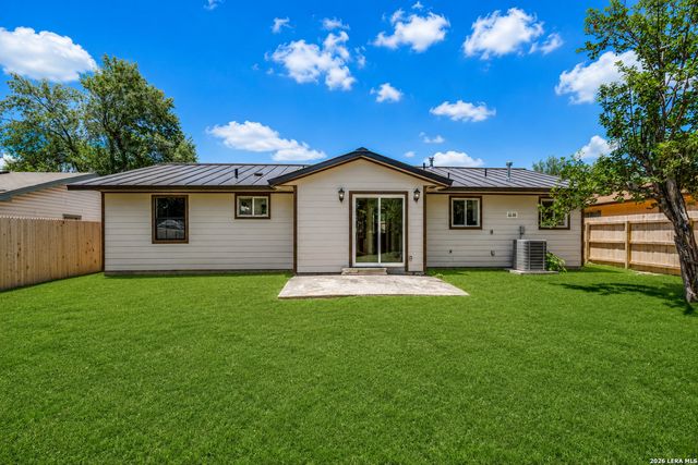 504 Willow Dr, Converse, TX 78109