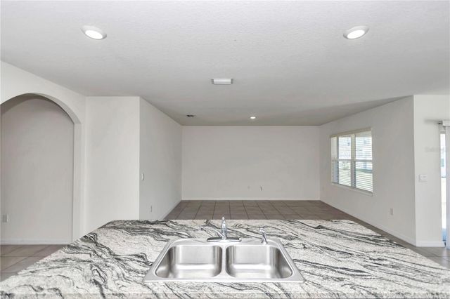 27 HICKORY COURSE LANE, Ocala, FL 34472