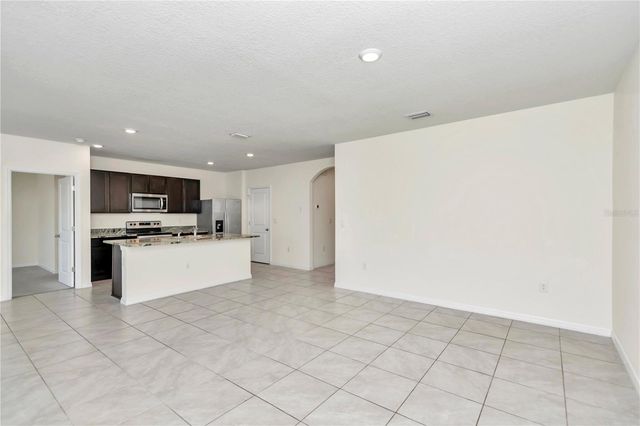 27 HICKORY COURSE LANE, Ocala, FL 34472
