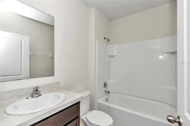 27 HICKORY COURSE LANE, Ocala, FL 34472