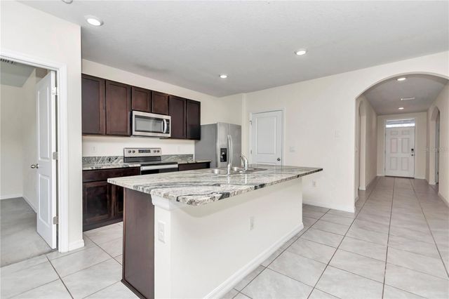27 HICKORY COURSE LANE, Ocala, FL 34472