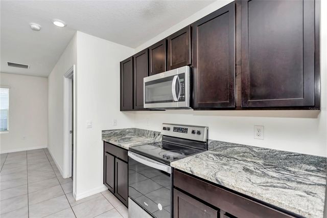 27 HICKORY COURSE LANE, Ocala, FL 34472