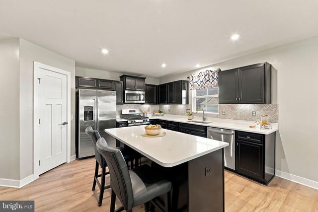 3 BUSTLETON ST, Millville, NJ 08332