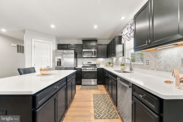 3 BUSTLETON ST, Millville, NJ 08332