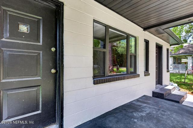 1108 LEEDA Drive, Jacksonville, FL 32254