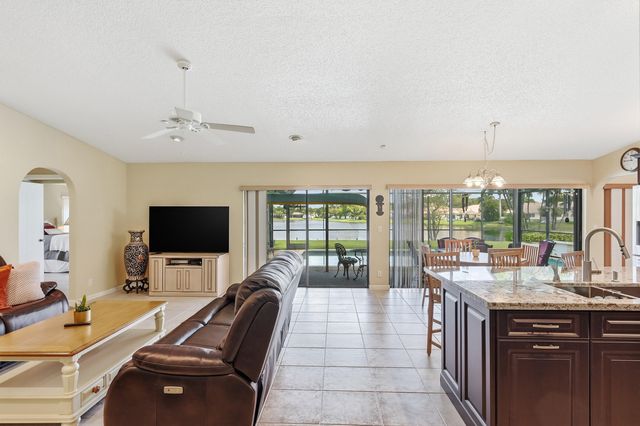 1042 NW 110th Lane, Coral Springs, FL 33071