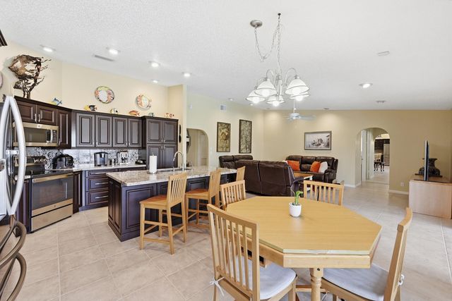 1042 NW 110th Lane, Coral Springs, FL 33071