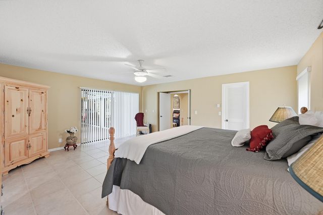 1042 NW 110th Lane, Coral Springs, FL 33071