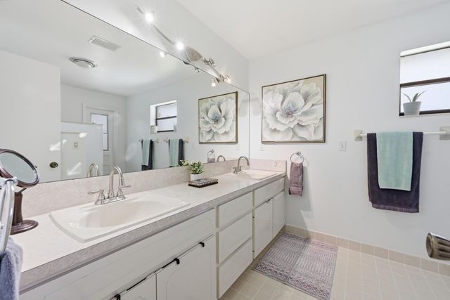 1042 NW 110th Lane, Coral Springs, FL 33071