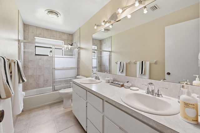 1042 NW 110th Lane, Coral Springs, FL 33071