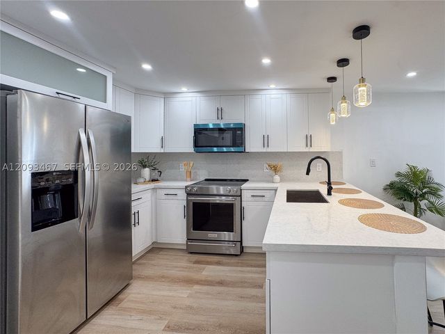 3630 NW 98th St, Miami, FL 33147