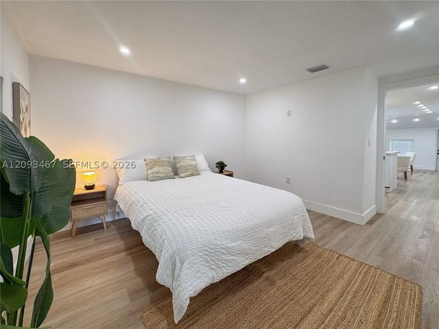 3630 NW 98th St, Miami, FL 33147