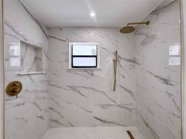 3630 NW 98th St, Miami, FL 33147