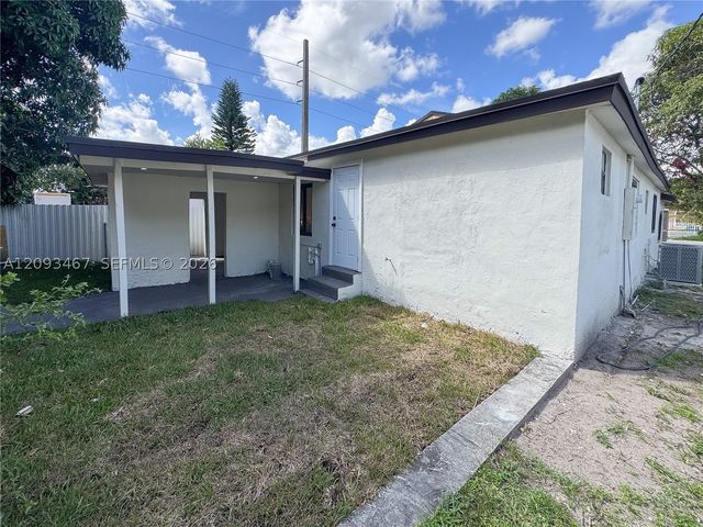 3630 NW 98th St, Miami, FL 33147