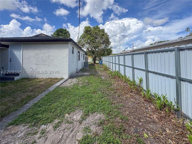3630 NW 98th St, Miami, FL 33147
