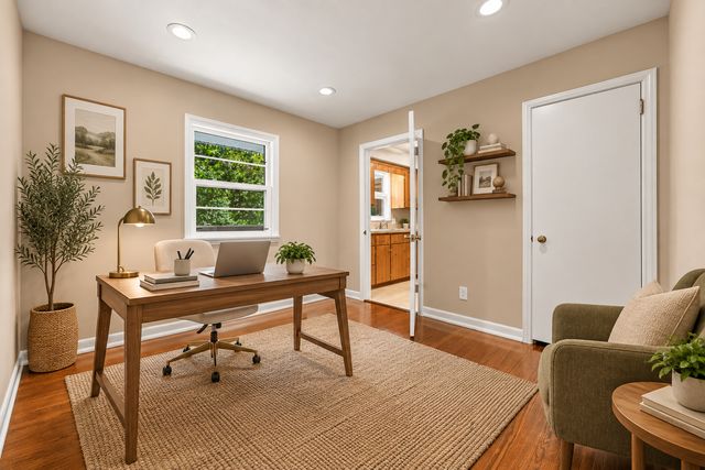 14925 Deerwood Drive, Burnsville, MN 55306