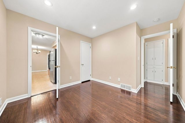 14925 Deerwood Drive, Burnsville, MN 55306
