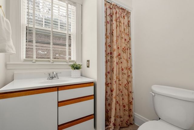 16 Isabella St, Lynn, MA 01902