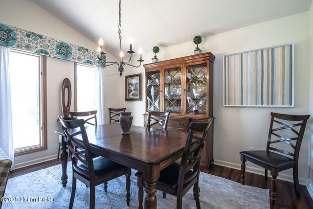 102 Thicket Ct, Radcliff, KY 40160