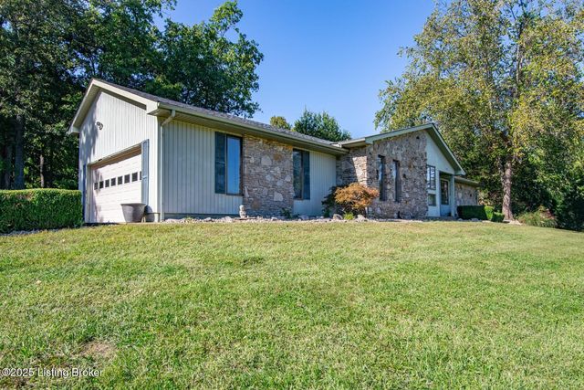 102 Thicket Ct, Radcliff, KY 40160
