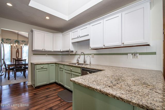 102 Thicket Ct, Radcliff, KY 40160