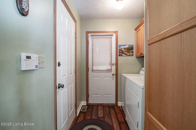 102 Thicket Ct, Radcliff, KY 40160