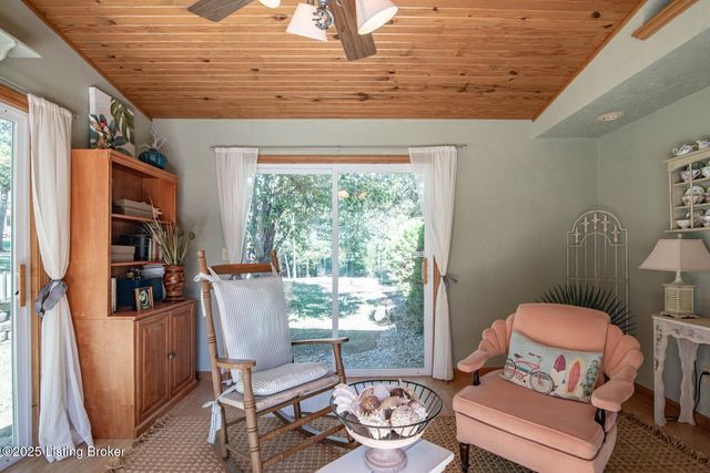 102 Thicket Ct, Radcliff, KY 40160