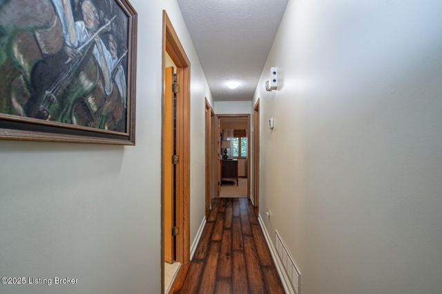 102 Thicket Ct, Radcliff, KY 40160