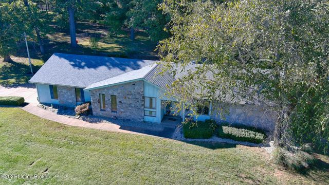102 Thicket Ct, Radcliff, KY 40160