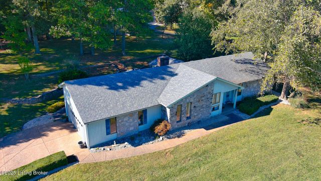 102 Thicket Ct, Radcliff, KY 40160
