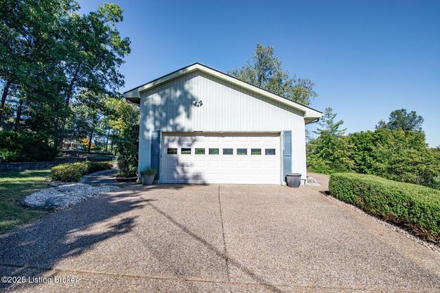102 Thicket Ct, Radcliff, KY 40160