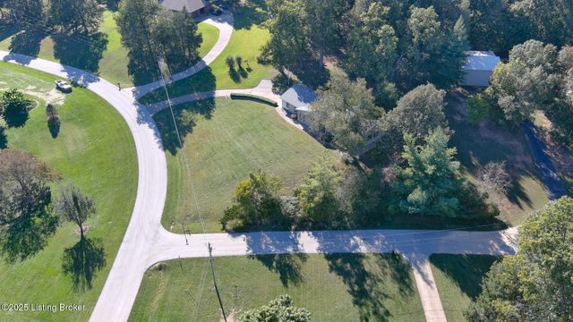 102 Thicket Ct, Radcliff, KY 40160