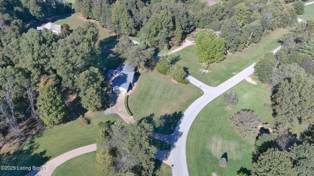 102 Thicket Ct, Radcliff, KY 40160