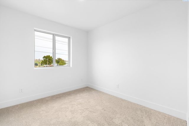 7632 Grapevine Ct, West Richland, WA 99353