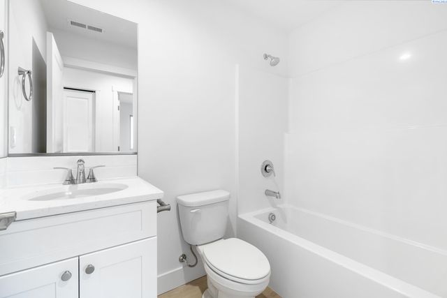 7632 Grapevine Ct, West Richland, WA 99353