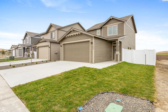 7632 Grapevine Ct, West Richland, WA 99353
