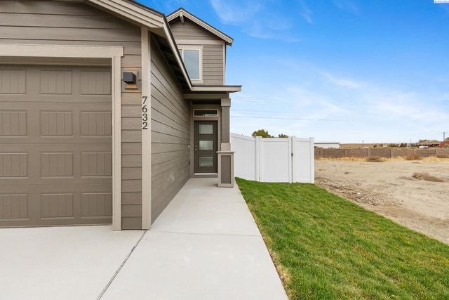 7632 Grapevine Ct, West Richland, WA 99353
