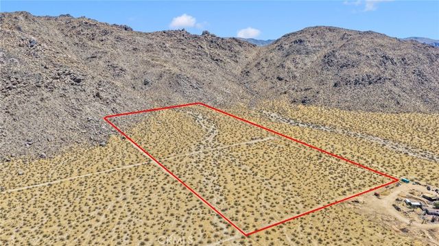 1 Susie Lane, Apple Valley, CA 92307
