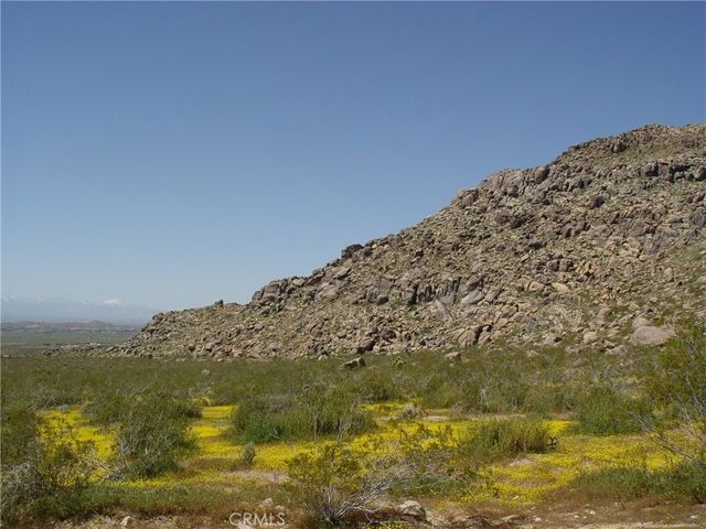 1 Susie Lane, Apple Valley, CA 92307