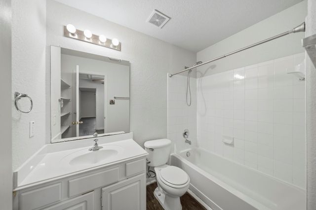 3039 Orange Street, Pearland, TX 77581