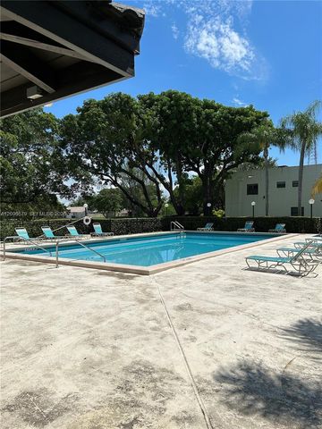 9005 SW 62nd Terrace 5-H, Miami, FL 33173