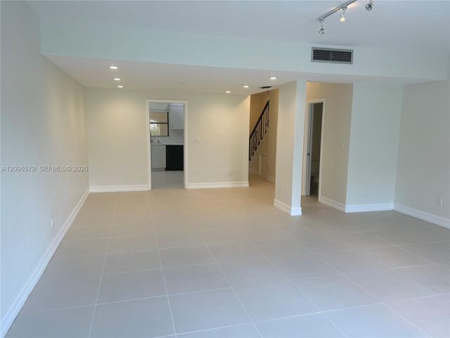 9005 SW 62nd Terrace 5-H, Miami, FL 33173