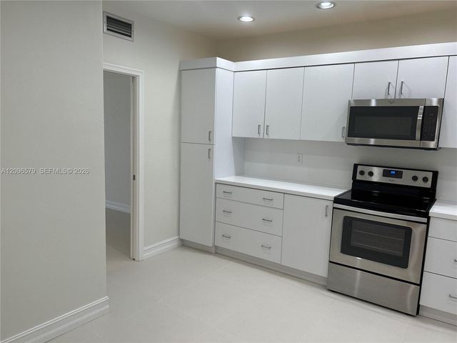 9005 SW 62nd Terrace 5-H, Miami, FL 33173