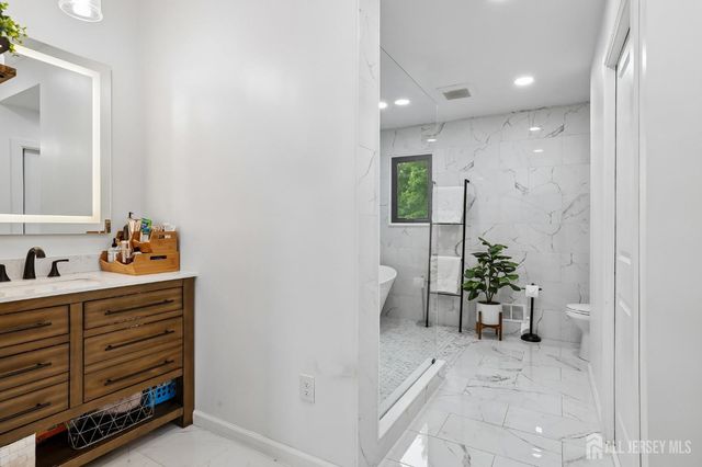 190 Market Street, Middlesex, NJ 08846
