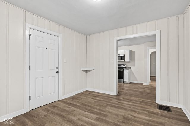 258 N 16th Avenue, Beech Grove, IN 46107