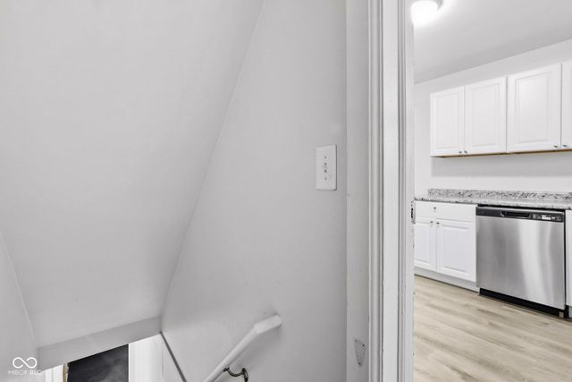 258 N 16th Avenue, Beech Grove, IN 46107