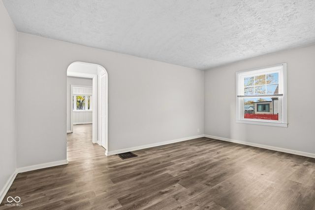 258 N 16th Avenue, Beech Grove, IN 46107