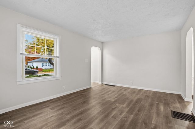 258 N 16th Avenue, Beech Grove, IN 46107